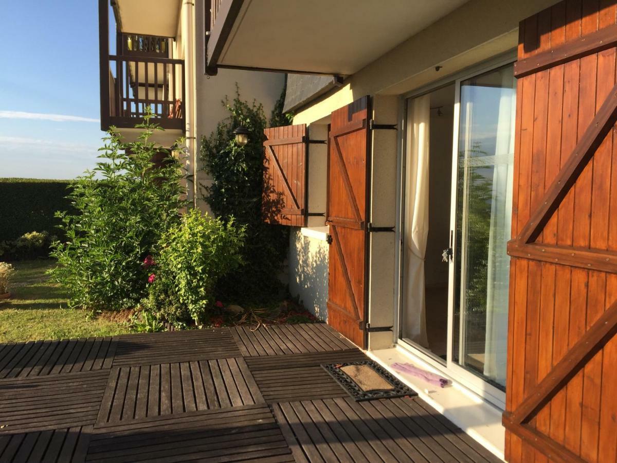 Grand Rez De Jardin-Terrasse Avec Vue Sur La Mer - 2 Chambres Blonville-sur-Mer Exterior photo